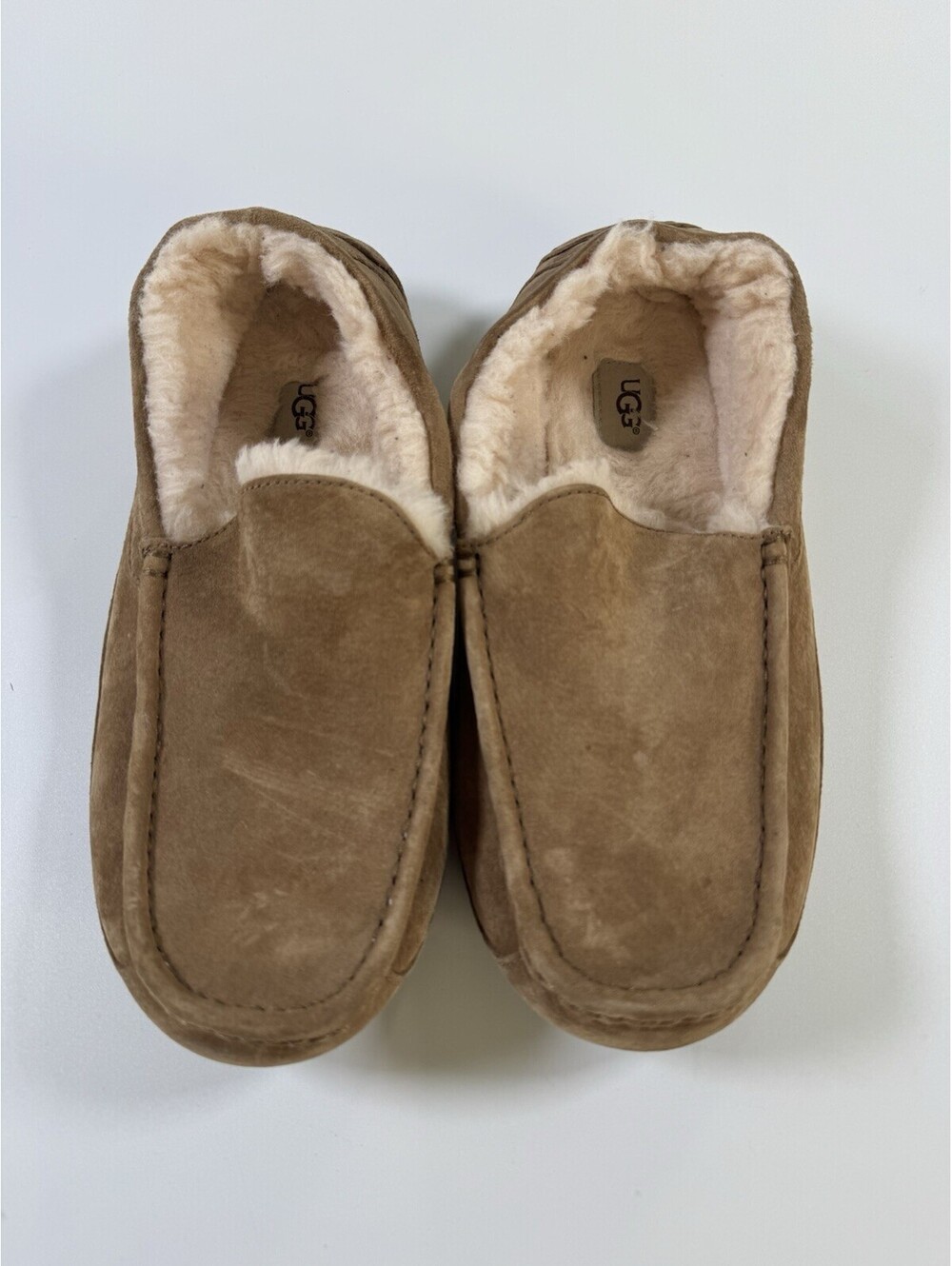 UGG Ascot 5775 Men’s Size 11 Chestnut Suede Shearling Lined Moccasin Slippers